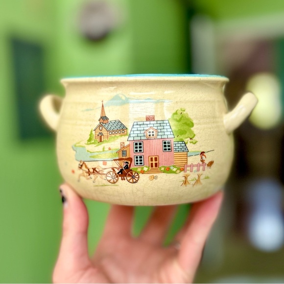 Vintage Cottagecore Farmhouse Barn Village Country Kitchen Bowl With Handles - Picture 6 of 6